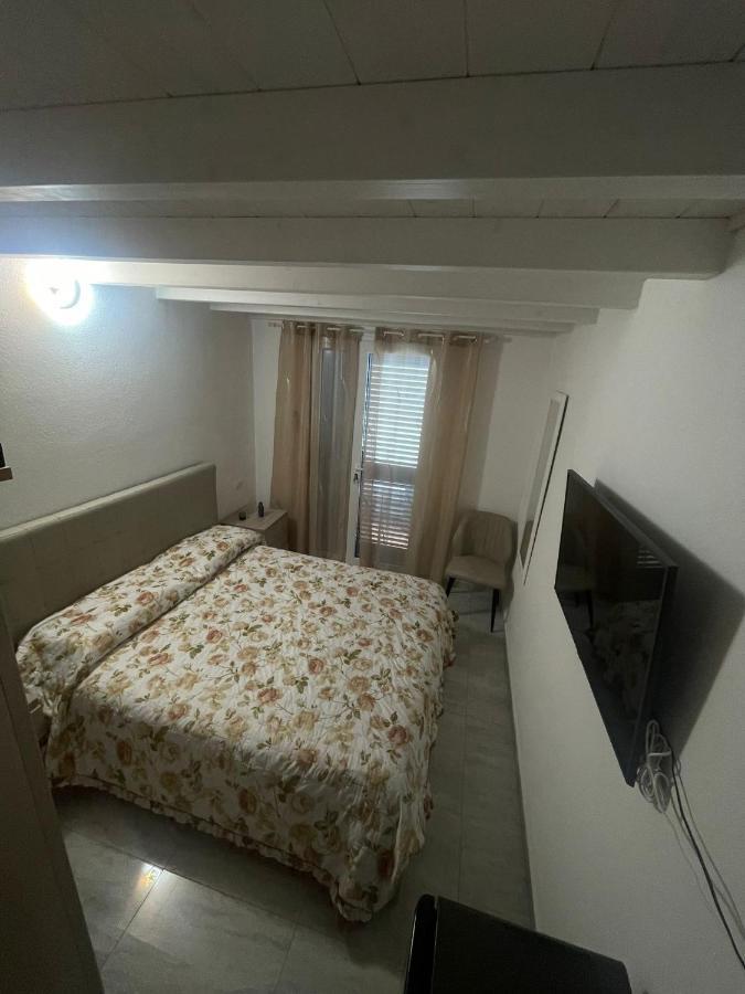 La Perla Del Mare 2 Bed & Breakfast La Caletta Luaran gambar