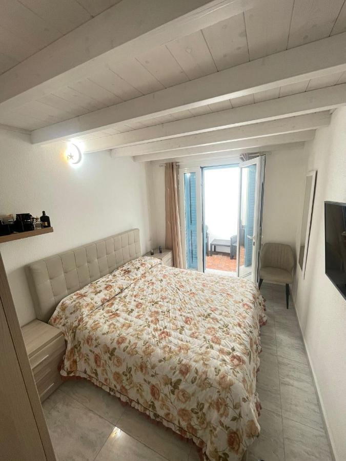 La Perla Del Mare 2 Bed & Breakfast La Caletta Luaran gambar