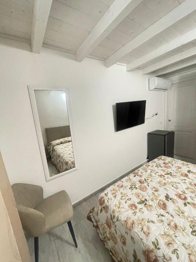 La Perla Del Mare 2 Bed & Breakfast La Caletta Luaran gambar